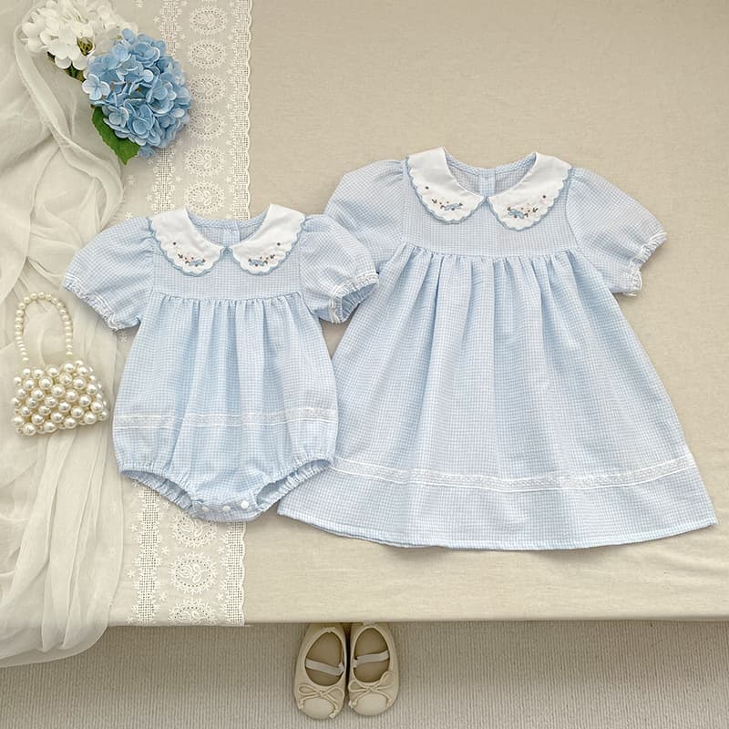 女童连衣裙夏季新款绣花领女孩连衣裙婴儿爬服连体衣服儿童姐妹装