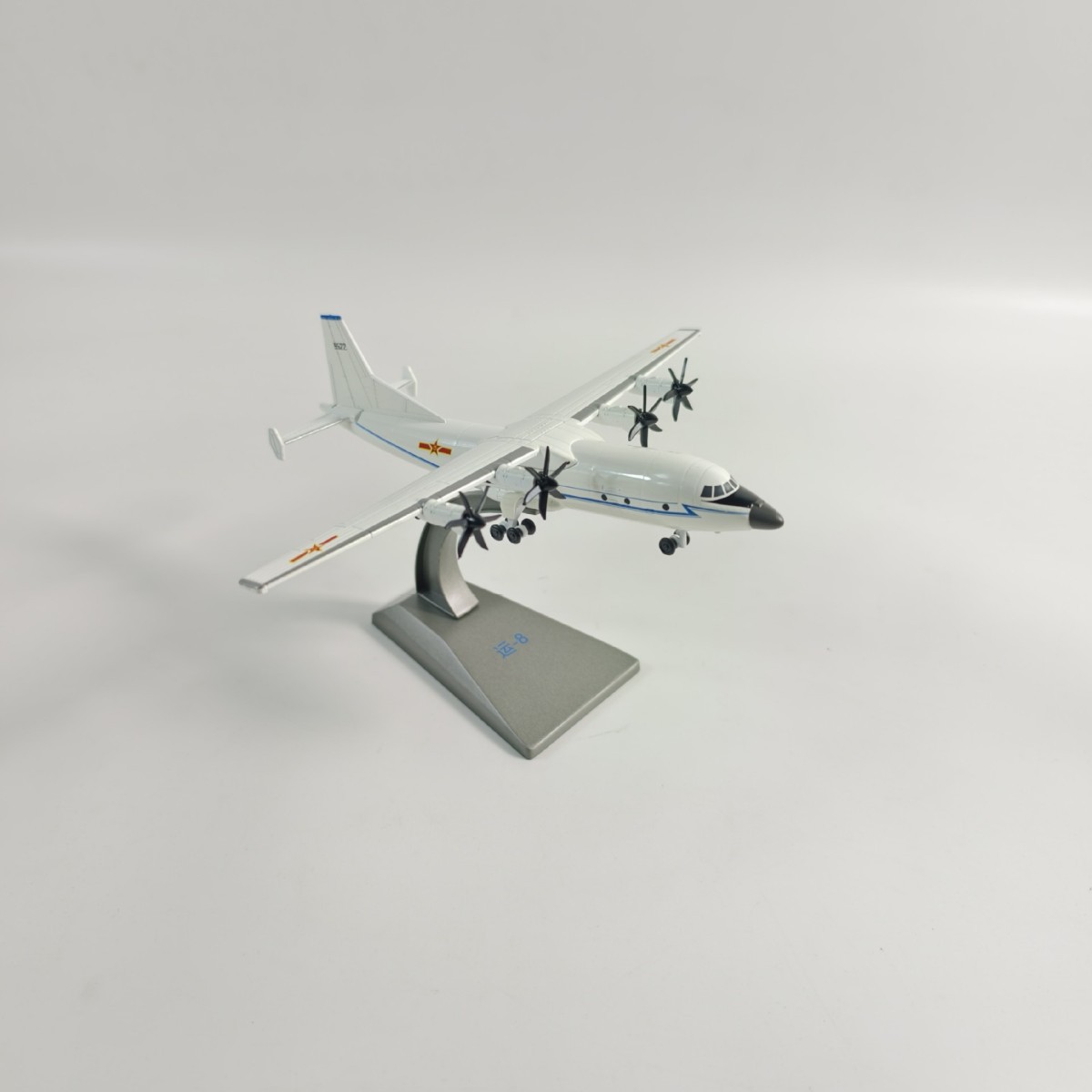 Модель самолёта Y-8 1:200 из сплава — оптом из Китая