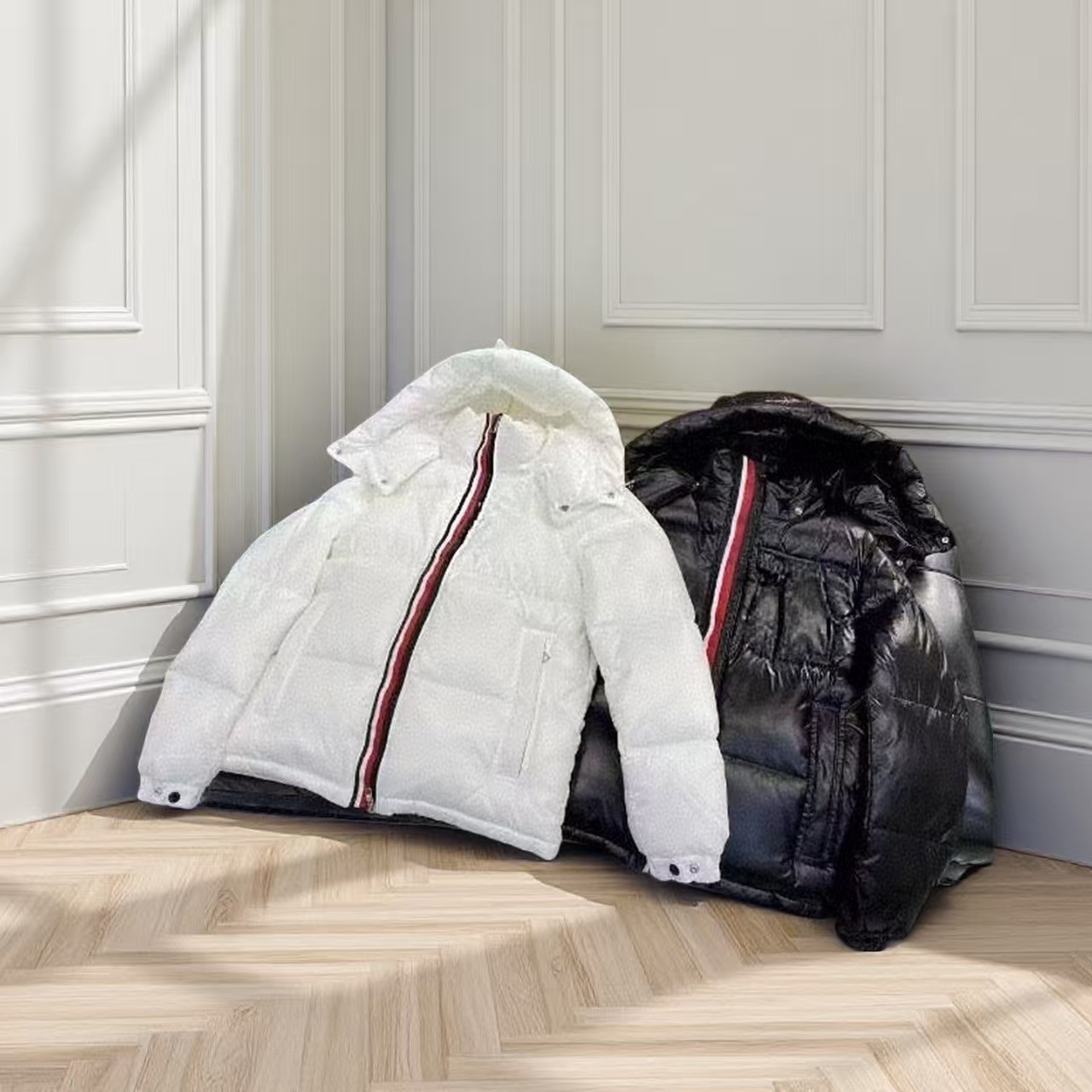 Трехцветная пуховая куртка Montbellard оптом из Китая