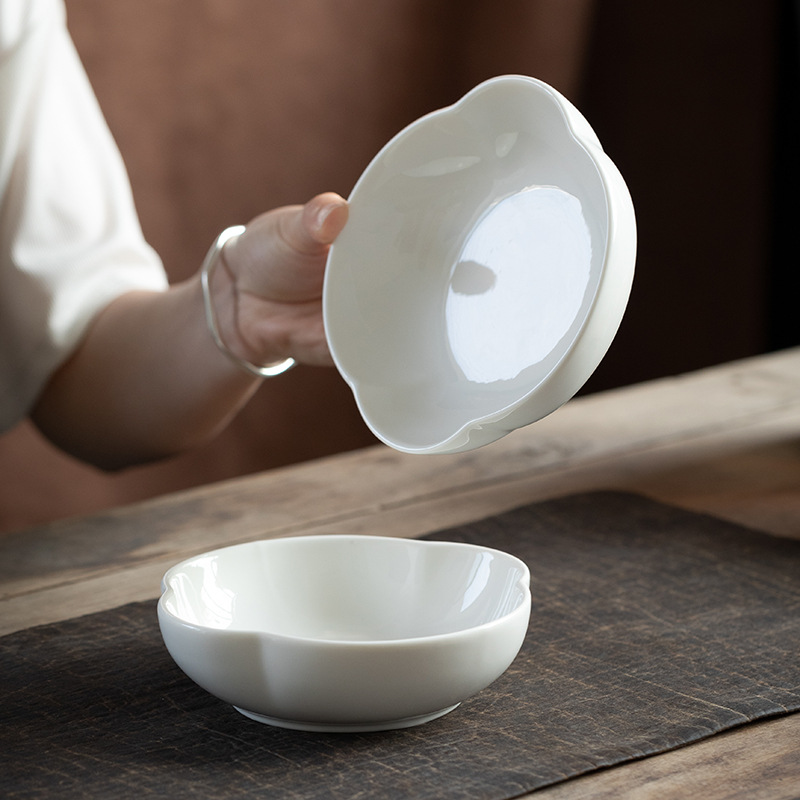 Белая чаша с лепестками 5.5 inch Dehua — оптом из Китая